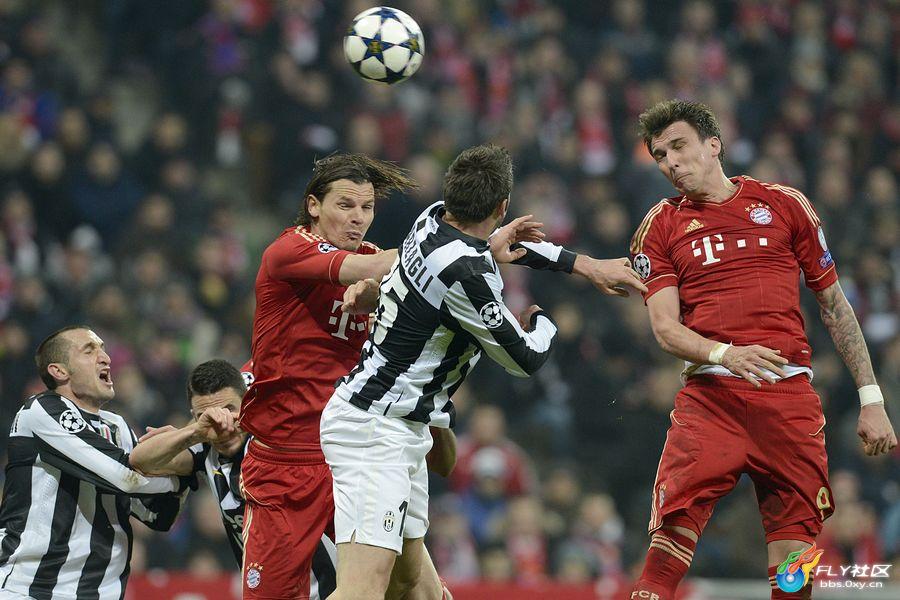  拜仁主场灯光秀致敬贝肯鲍尔传奇时刻  